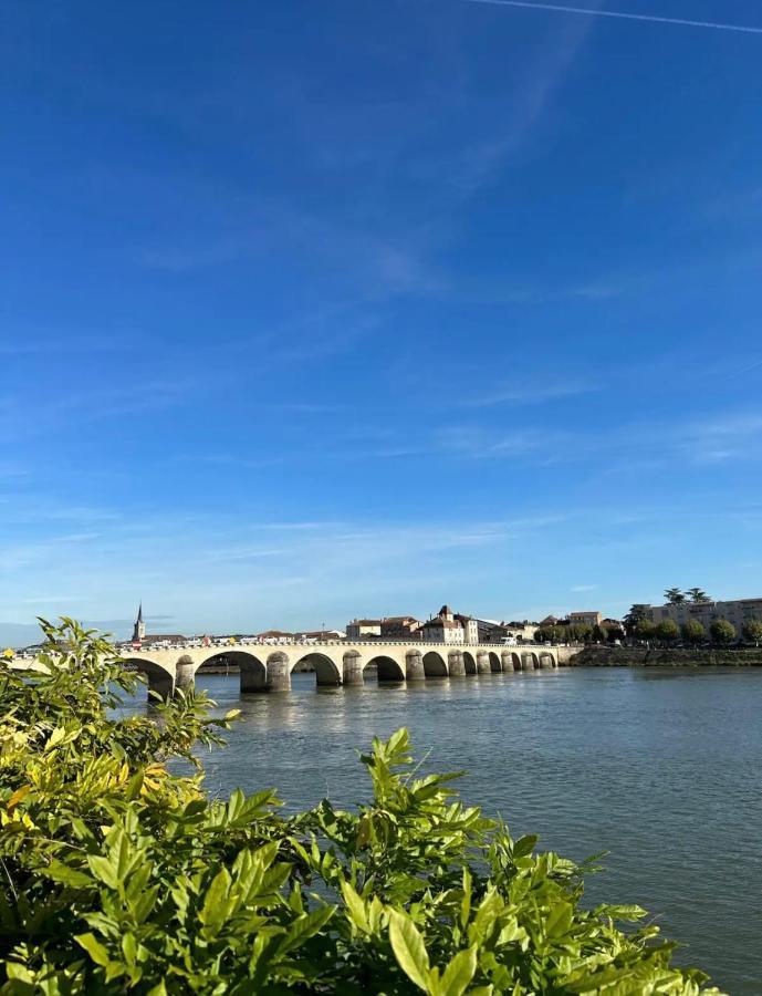 Le Lamartine - Vue Saone - Baignoire Ilot Macon Luaran gambar